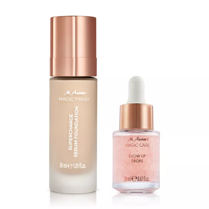 M. Asam MAGIC CARE Glow Up Drops & MAGIC FINISH Supercharge Serum Foundation Warm Sand